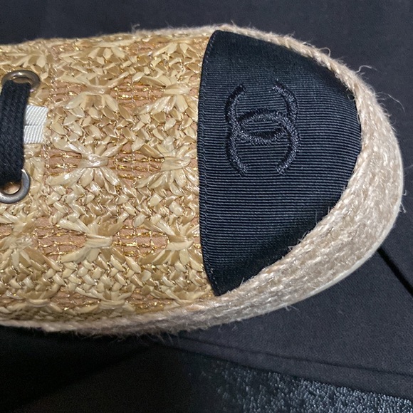 Chanel shoes - Picture 9 of 13